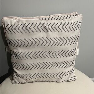 Chevron Pattern Throw Pillow